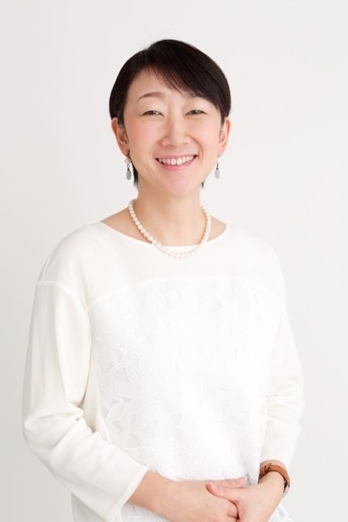 表紙帯コメント 山田 メユミ氏