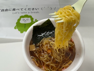 昼ごはん代が浮くのでうれしい。忙しい合間に食べられるのが良いなど、社内での評価も上々。今後も福利厚生の一環として昼食を充実させていく方針です。