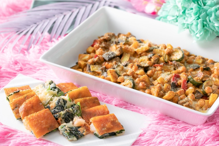 海老とほうれん草のパリパリチーズチヂミ/野菜のチャナマサラ風カレーグラタン