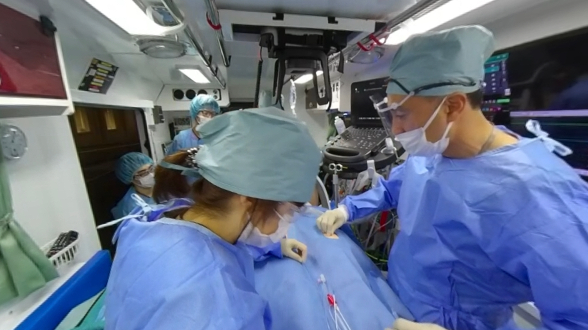 ドクターカー内の360度VR映像のイメージ