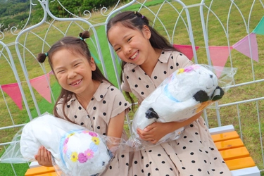 期間限定の運試しイベントに挑戦せよ！ 『SPY×FAMILY inニジゲンノモリ～ドキドキめいろとフラワーパーク～』 「福引キャンペーン」 9月30日（月）～10月6日（日）期間限定で開催