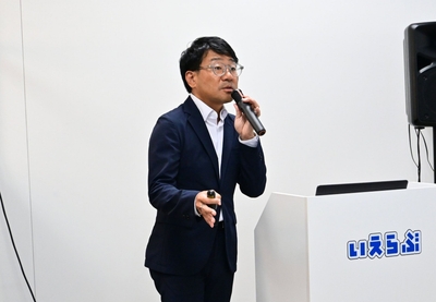 XE7PIOEYspt5hzdVnj2R.jpg?w=940&h=940