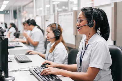 オンラインレッスンで英語を教えるQQEnglishのフィリピン人教師