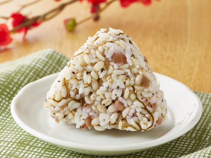 おにぎり 梅こんぶ画像(画像はイメージです。)