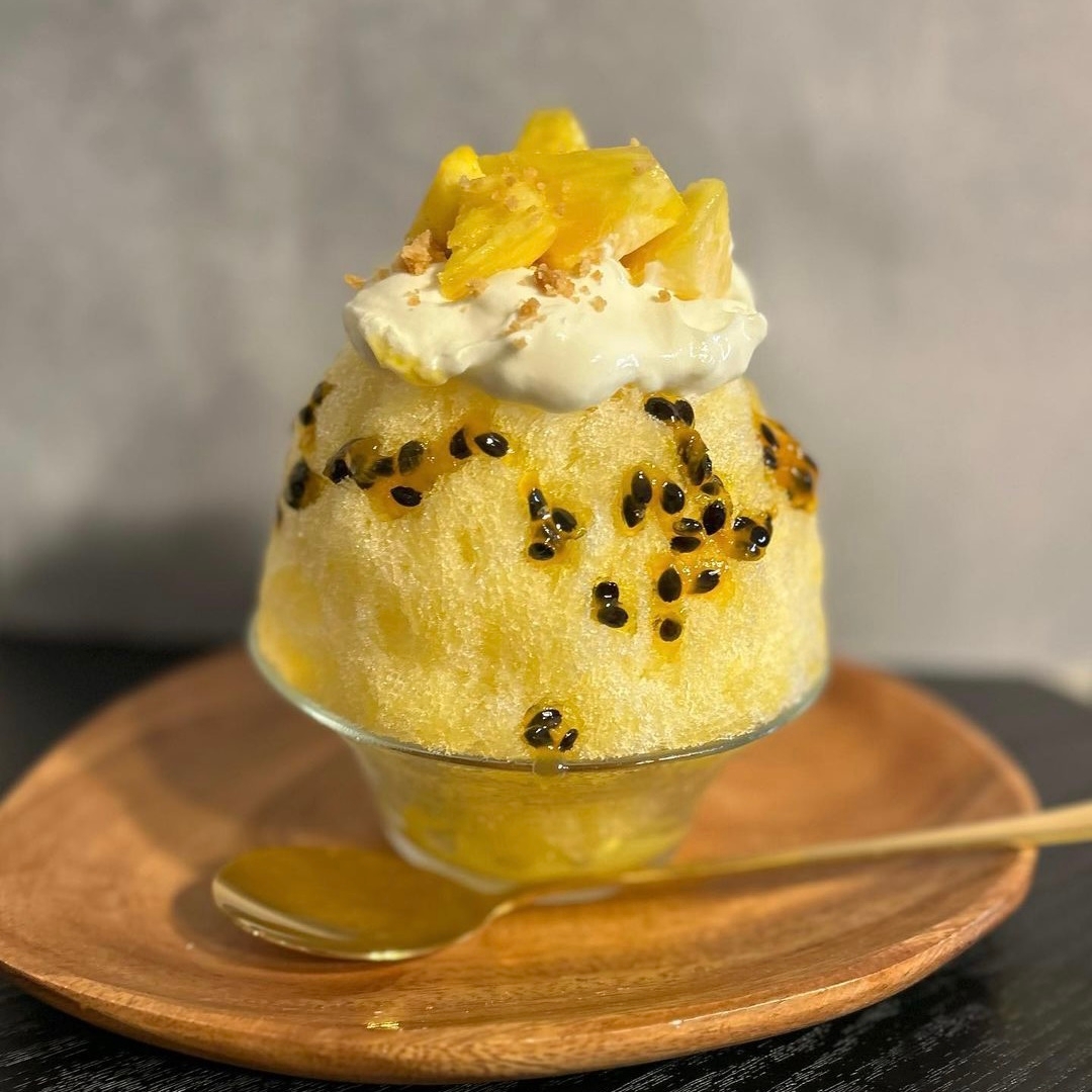 シークワーサーとちんすこう