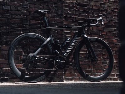 XLLFC37UXpzVbStaRcSv.jpg?w=940&h=940