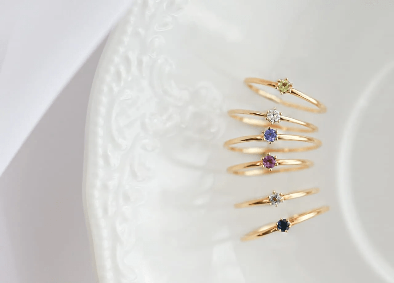 製作していただくのはK18と天然石を使用した本格ジュエリー