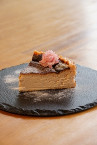 桜バスクチーズケーキ