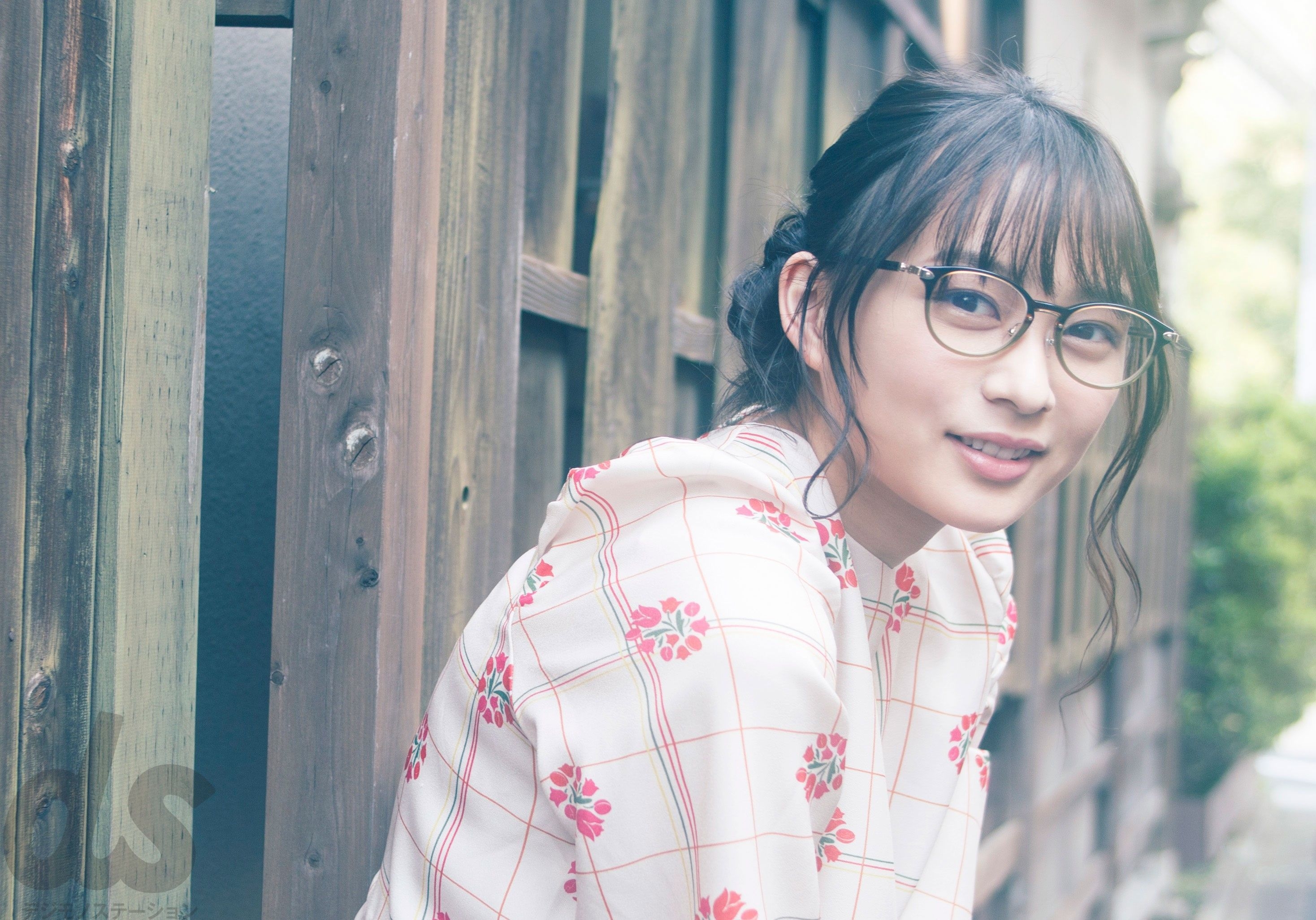 メガネグラビア「ビジョメガネ」に 次代を担う乃木坂46メンバー・鈴木絢音が登場！ 電子雑誌『デジモノステーション』2018年 6月号 4月25日（水）発売