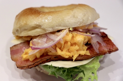 XTbWZpnZT2e5f4TQWRcM.jpeg?w=940&h=940