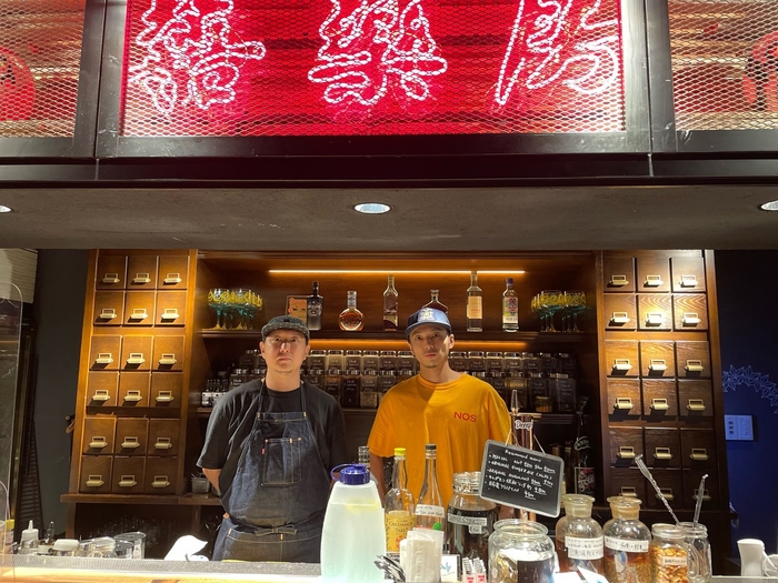 佐々木さん(右)と柳沢さん(左)