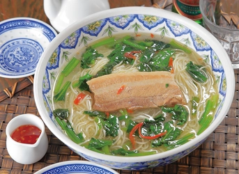 4年ぶりに伝説の味が復活！かつての人気メニュー「豚南ばん」が 「スイートチリ大肉(タイルー)麺」として6/2より期間限定販売