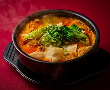 XeXqBqHOU80JVdx7q4ar.jpg?w=940&h=940