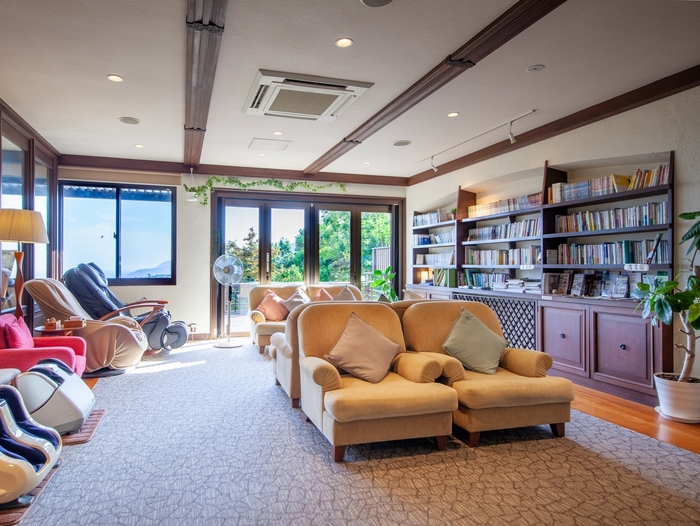 テラスに続くロビー