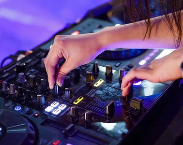 XgfHszw96O48mkEuD4hz.jpg?w=940&h=940