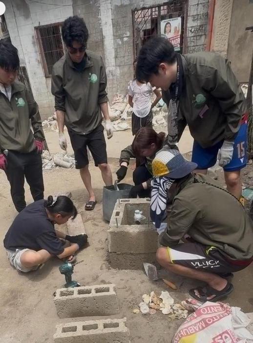 パンダノン島での井戸のポンプ台作り