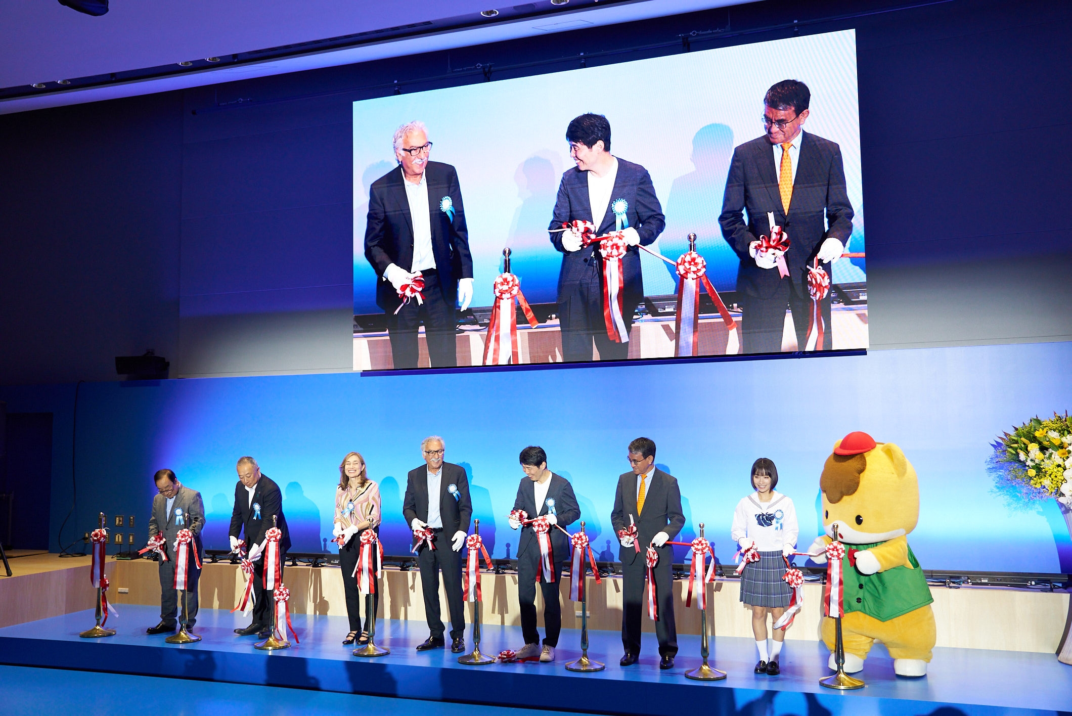 TUMO Gunmaオープニングを飾るテープカットの様子