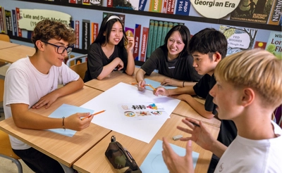 近大附属高等学校英語特化コースの生徒が大阪・関西万博マルタ共和国パビリオンで海外研修の成果を発表