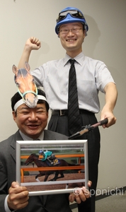 2013年本紙日本ダービー企画時の渡辺王将と小田記者