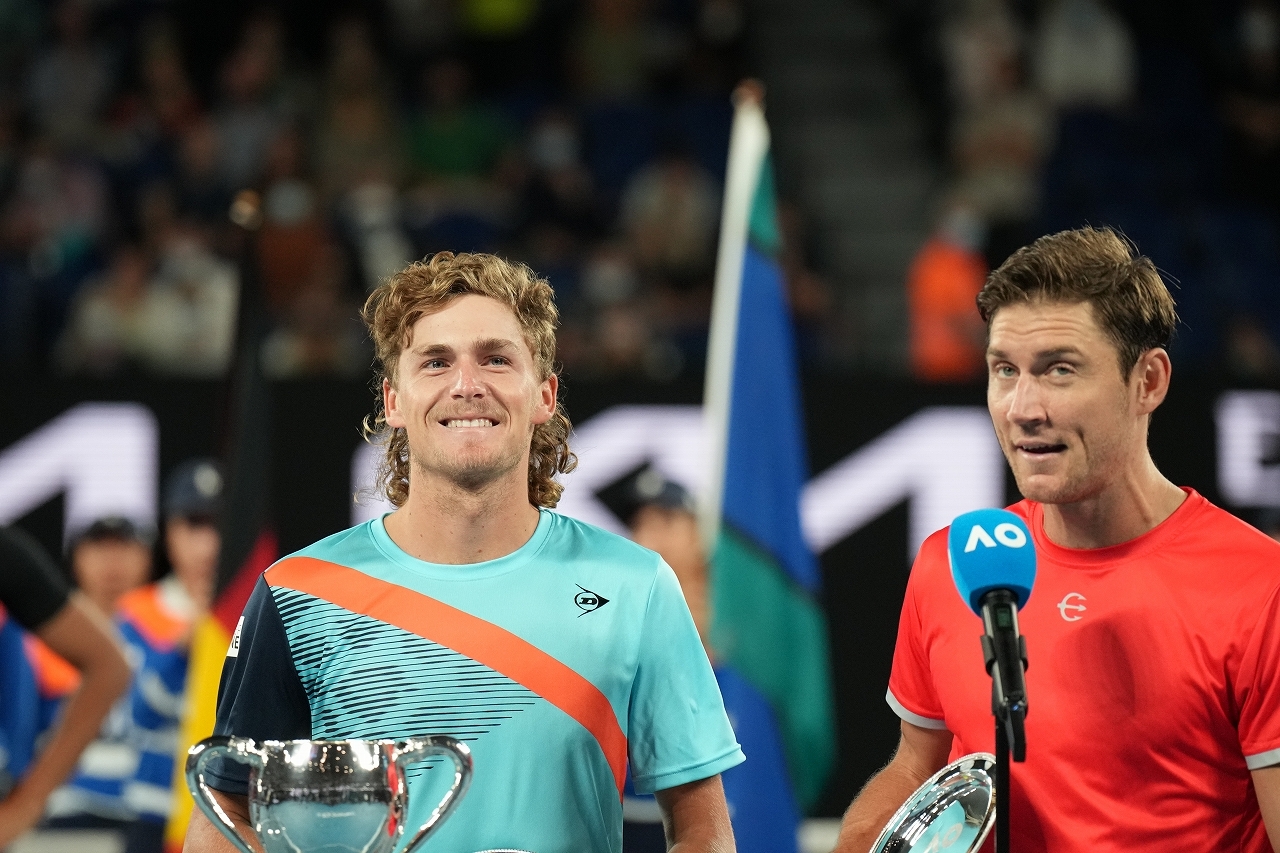 写真左:男子ダブルス優勝 マックス・パーセル選手