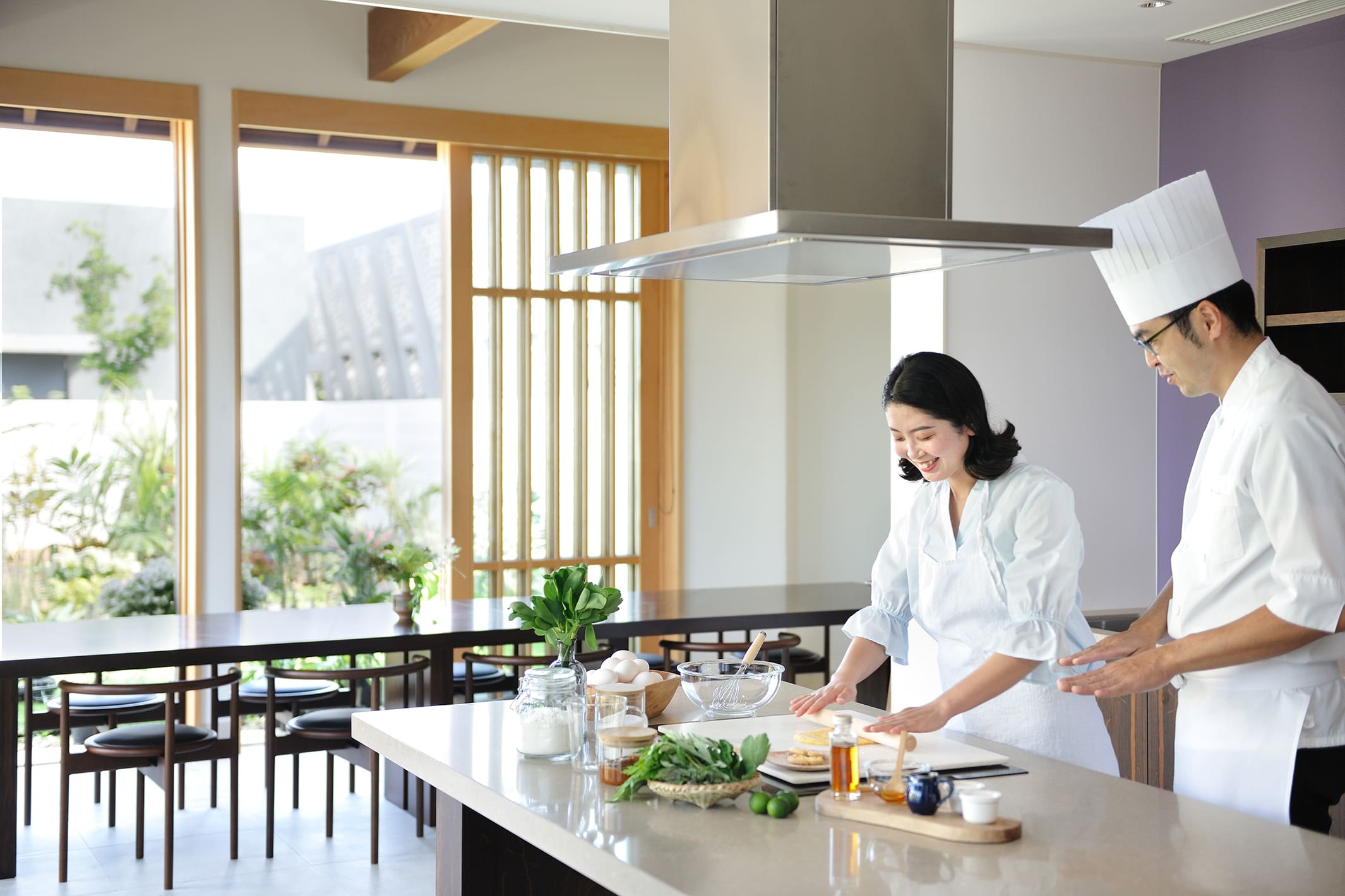 【星のや沖縄】「琉球菓子あしび」を開催！“ゆがふキッチン”貸切で琉球菓子づくりを満喫｜開催期間：2022年3月1日～6月30日