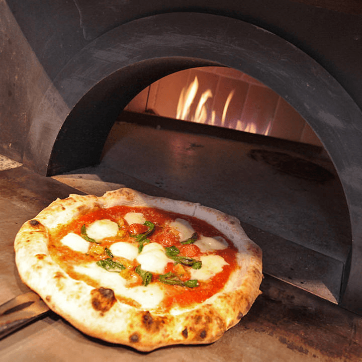 本格窯焼きピッツァ※写真はマルゲリータです