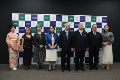 （日本オペラ振興会会見　左より：三浦環役の相樂和子さん、佐藤美枝子さん、大石みちこさん、郡愛子さん）