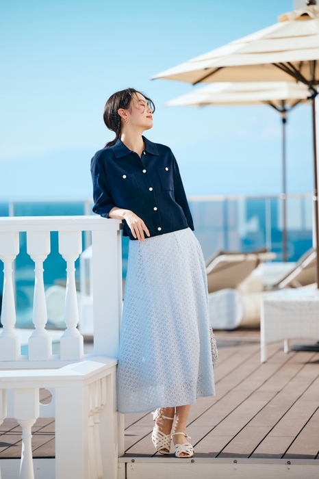 JACKET ¥6,048 / SKIRT ¥5,498(tax in)