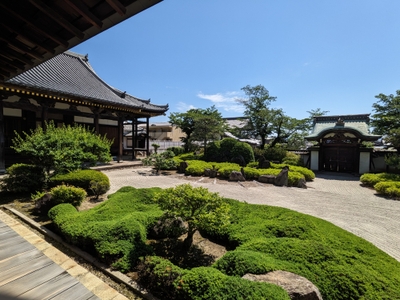 ▲正法寺　「本堂」と「唐門」【2コース】 (写真提供:(一社)八幡市観光協会)　※どちらも重要文化財
