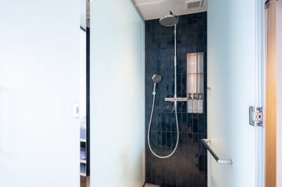 シャワーブース（2タイプ共通）