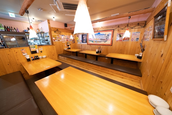 や台ずし内観テーブル