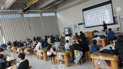 試食の前に、国際宇宙ステーションの様子や宇宙飛行士の体の変化についてお話を聞きました。