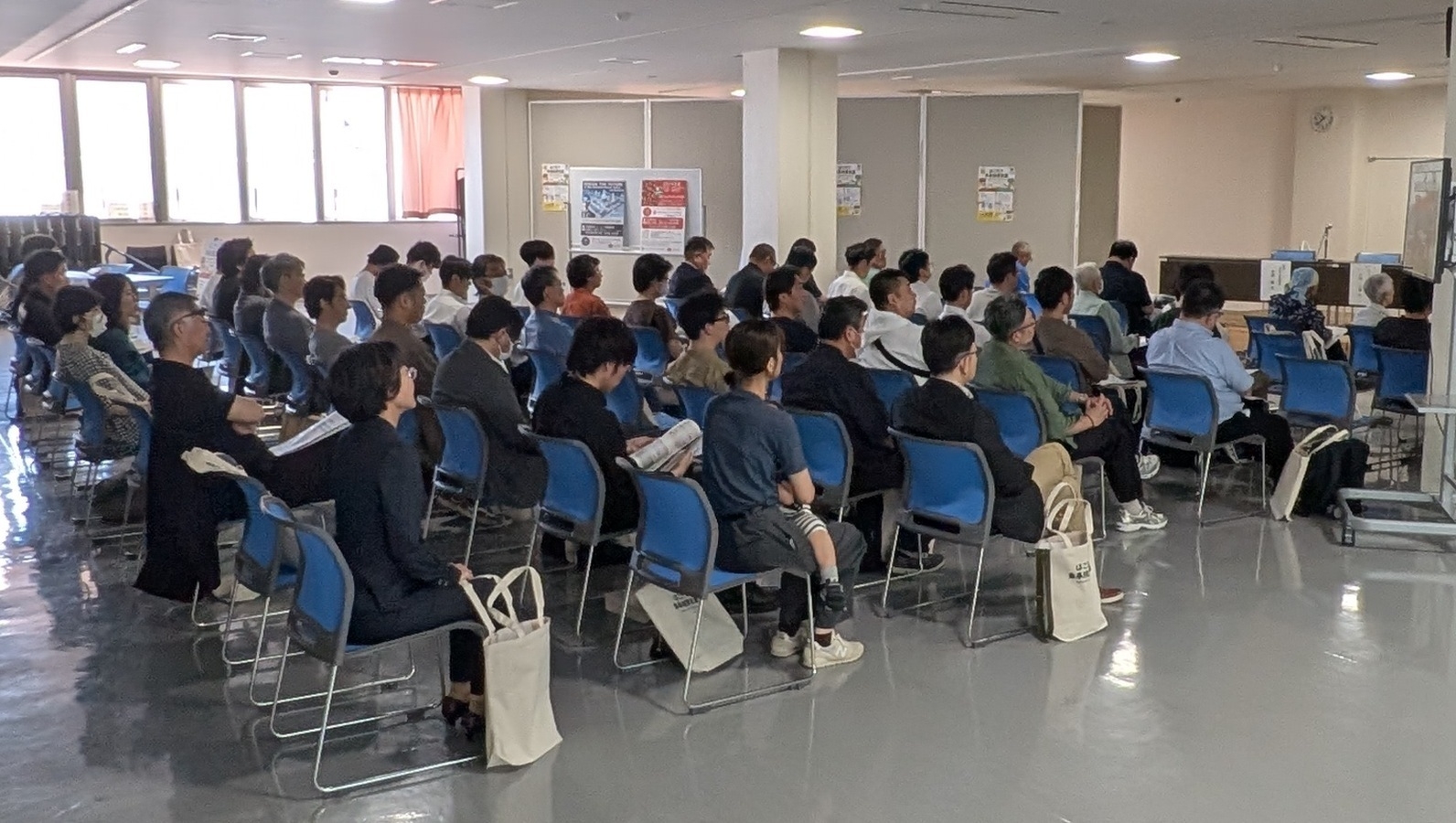 会議参加者の様子