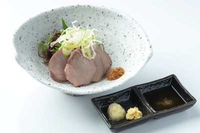 △ 豚タン刺しネギ塩　680円