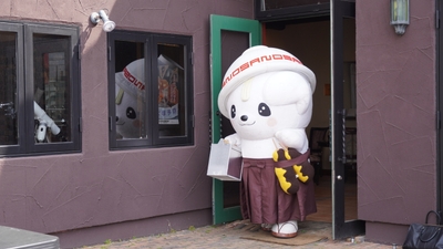 YOL8ISISiqiThEgEqrIU.jpg?w=940&h=940