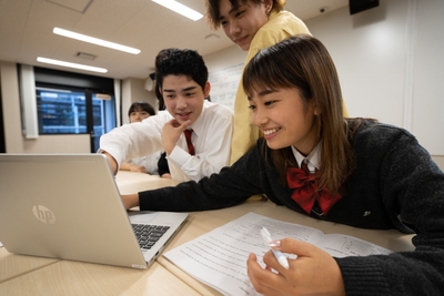 YOZts540VOgnqyZK9WoA.jpg?w=940&h=940