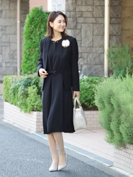 ＜ザ・スーツカンパニー＞ 働くママの味方！６アイテムで１0通り以上の着こなしが可能　仕事やセレモニーで使える万能セットアップを企画