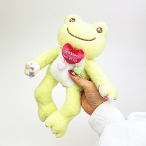 かえるのピクルスのぬいぐるみ