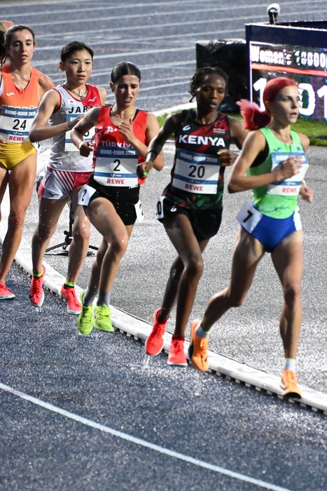 4位に入賞した細見選手（右から4人目）