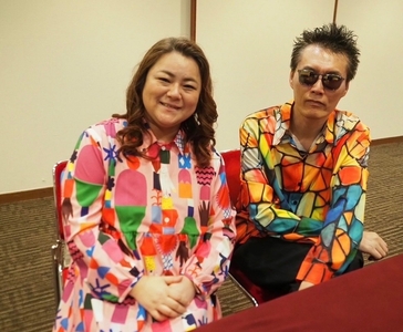 左からSIZUKU、GOD