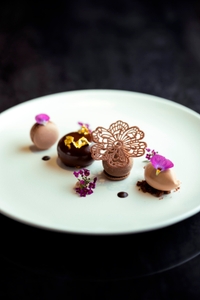 YhRCWmHoqIH5Lst2Xhk9.jpg?w=940&h=940