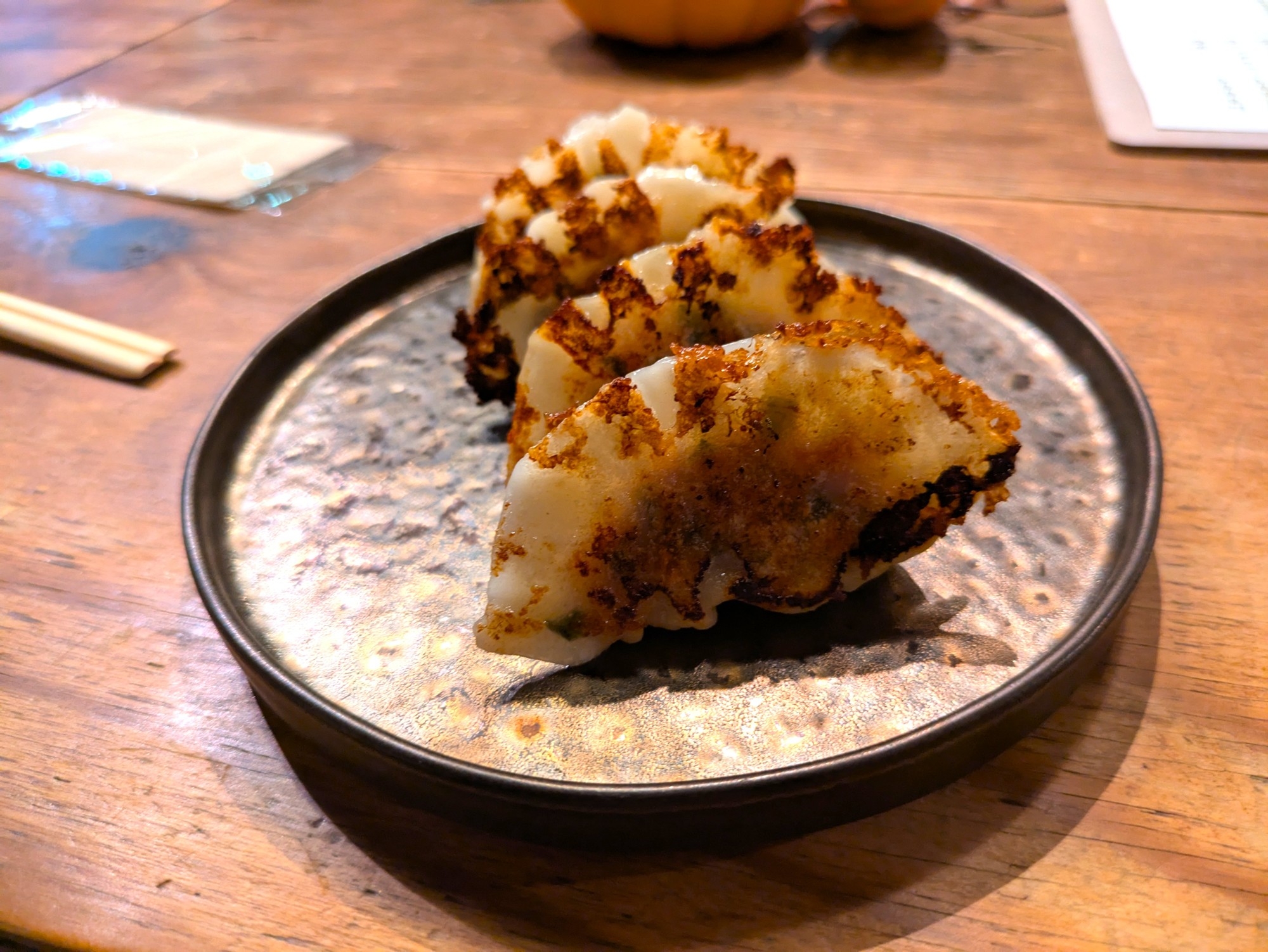 火曜の夜だけ出会える。 冷凍熟成餃子専門店「-ond（オンド）」がリアル店舗を代々木公園にオープン。