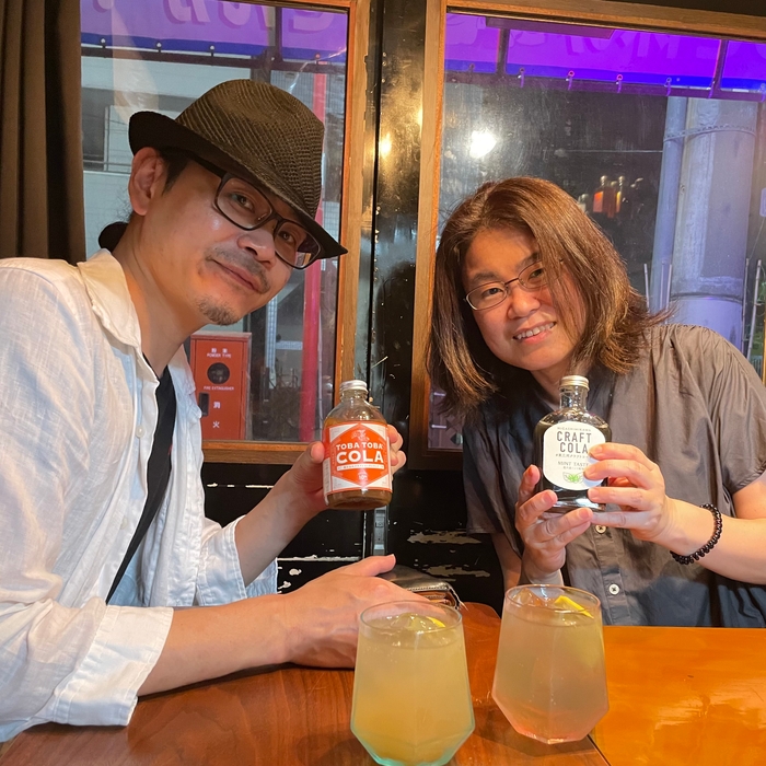 オープンには俳優仲間もかけつけました