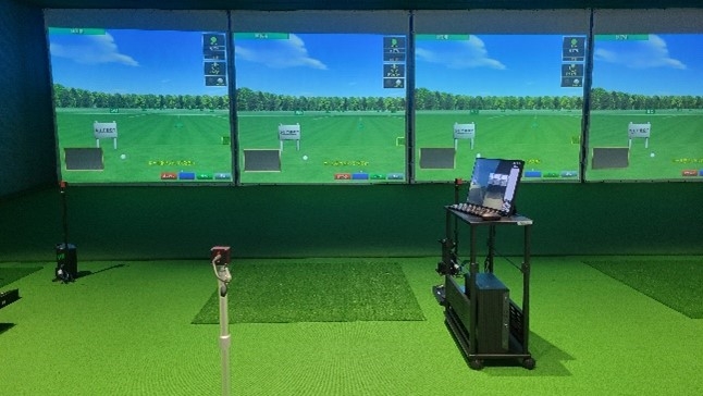 全9打席にシミュレーション設置。インドアでも弾道が確認できます。