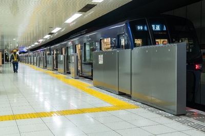 大和駅に設置したホームドア