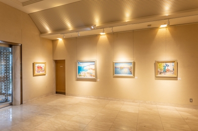 藤田喬平ガラス美術館エントランスでの展示風景
