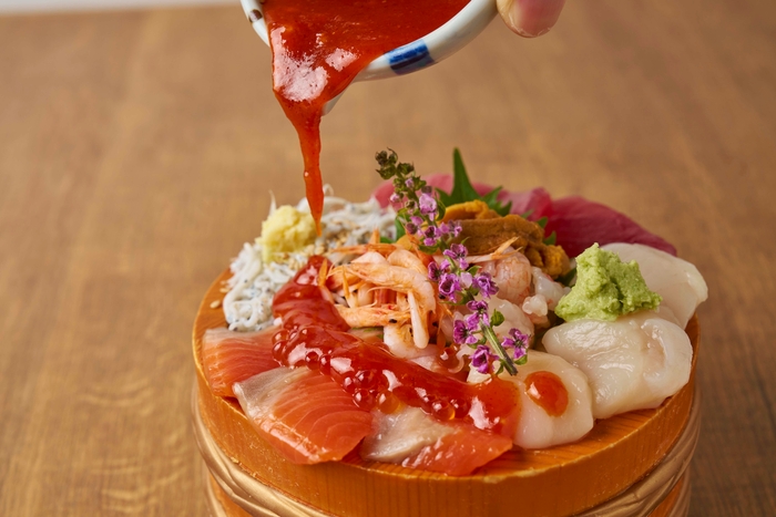 愉快な仲間堪能8種丼　1