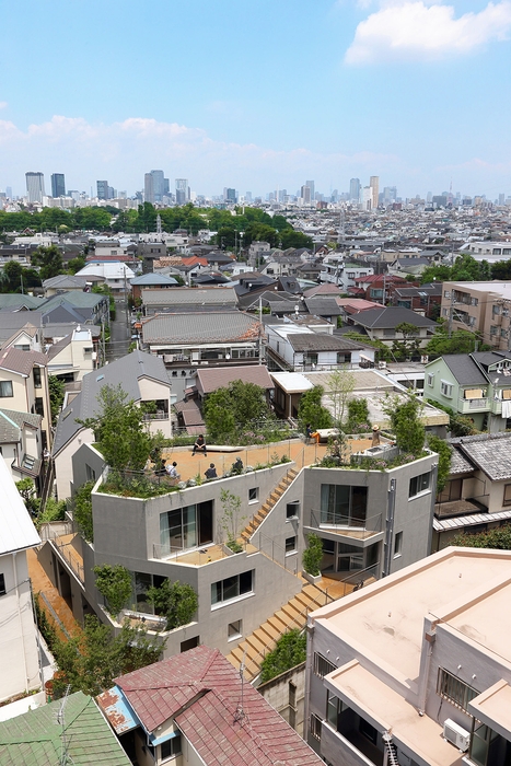 SUEP.「ミドリノオカテラス」(2020) Photo:中村絵