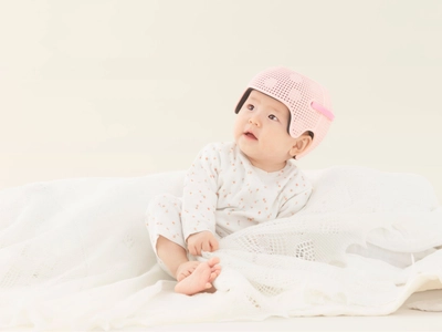 赤ちゃんの“頭のゆがみ”を矯正するヘルメット「クルム」が2022年度グッドデザイン賞受賞