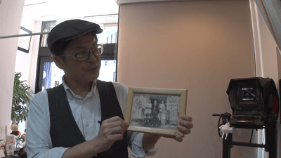 ガラス乾板撮影を行う創業96年の写真館に密着します
